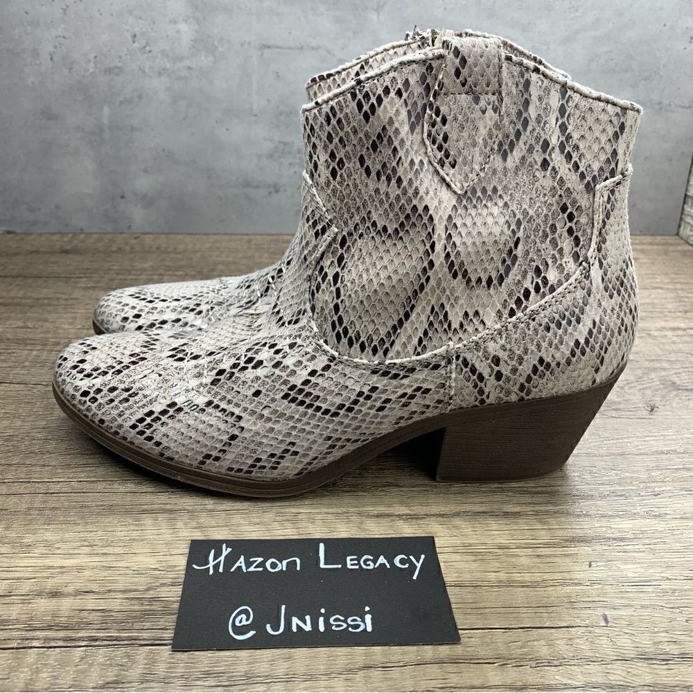 Rampage~Women’s~Light Snake Skin Ankle Booties~Size 8‎